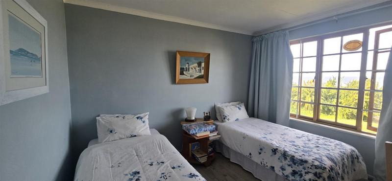 3 Bedroom Property for Sale in Outeniqua Strand Western Cape